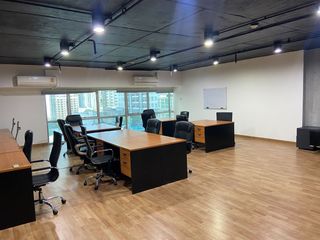 For rent and for sale 4 bed office in Watthana, Bangkok