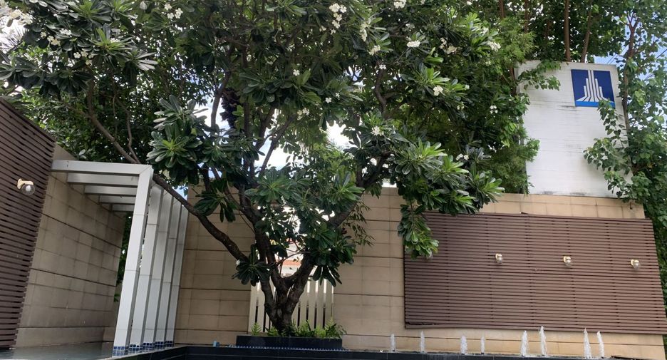 For sale studio condo in Yan Nawa, Bangkok