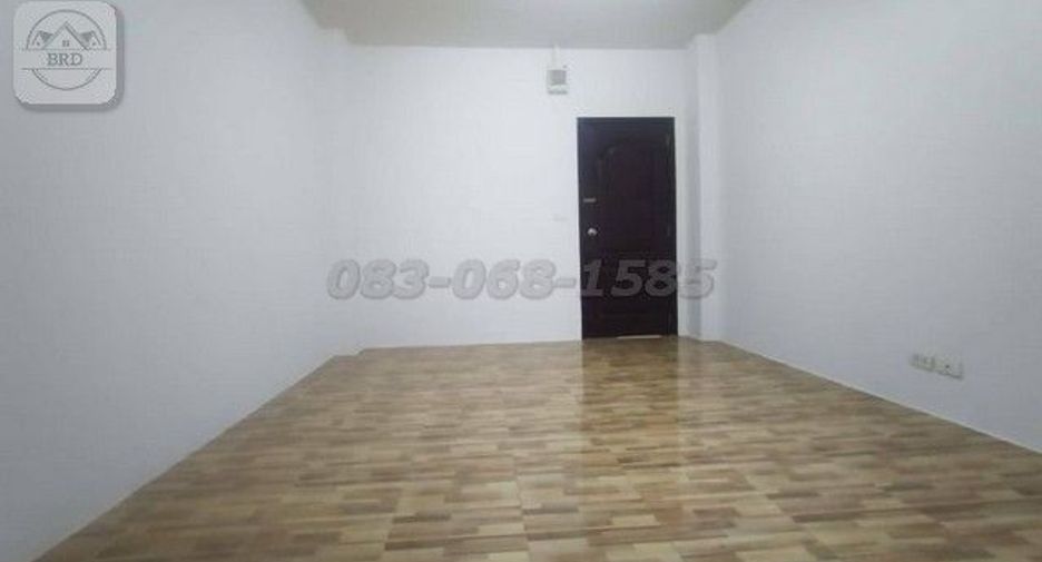 For sale 109 ベッドルーム apartment in Bang Sao Thong, Samut Prakan