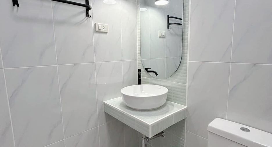 Продажа 3 спальни таунхаус в Сан Саи, Чианг Маи