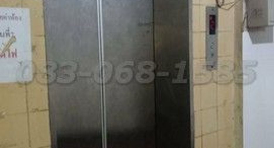 For sale 102 bedrooms apartment in Wang Thonglang, Bangkok