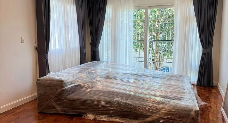 Casa en alquiler de 7 habitaciones en Bang Na, Bangkok
