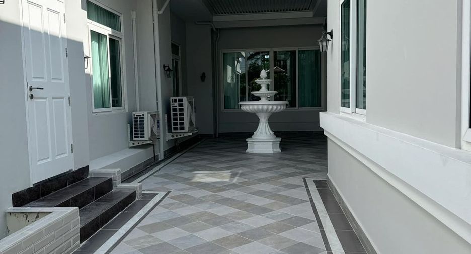 Casa en alquiler de 7 habitaciones en Bang Na, Bangkok