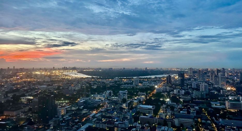 For rent 3 bedrooms condo in Sathon, Bangkok