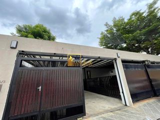 For rent 3 bedrooms house in Khlong Toei, Bangkok