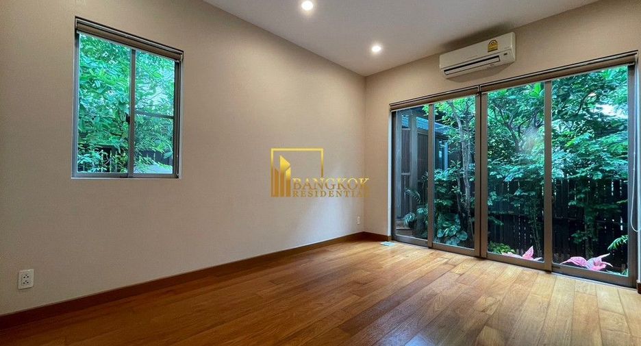 For rent 3 bedrooms house in Khlong Toei, Bangkok