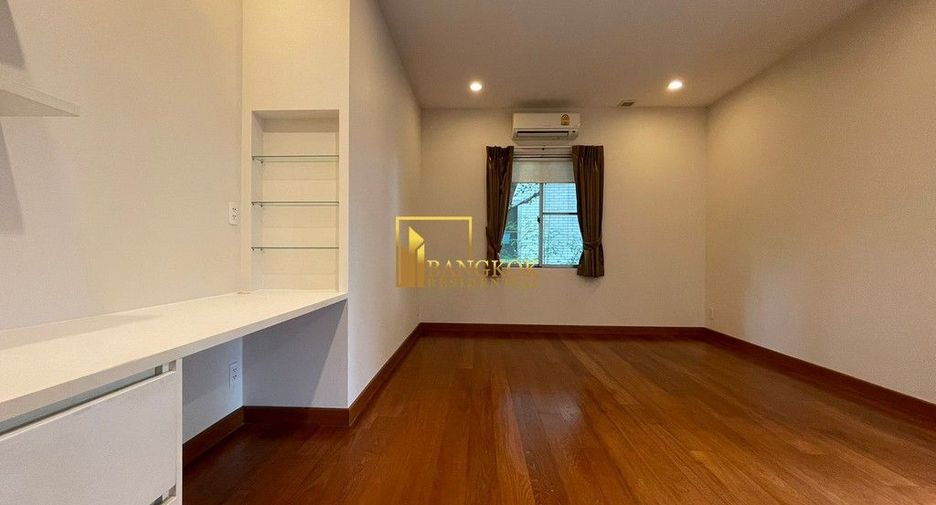 For rent 3 bedrooms house in Khlong Toei, Bangkok