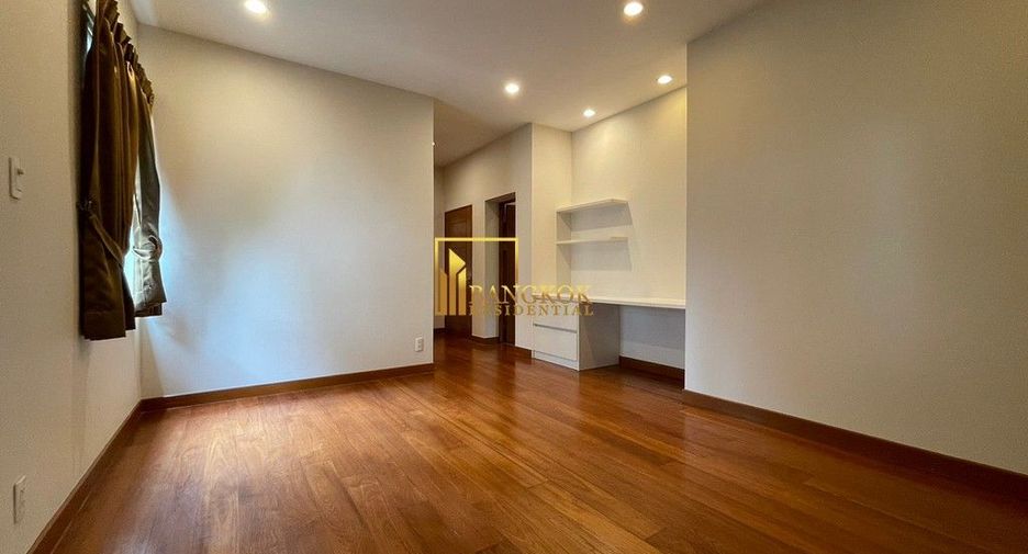 For rent 3 bedrooms house in Khlong Toei, Bangkok