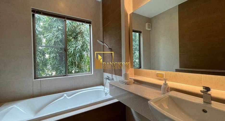 For rent 3 bedrooms house in Khlong Toei, Bangkok