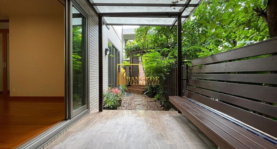 For rent 3 bedrooms house in Khlong Toei, Bangkok