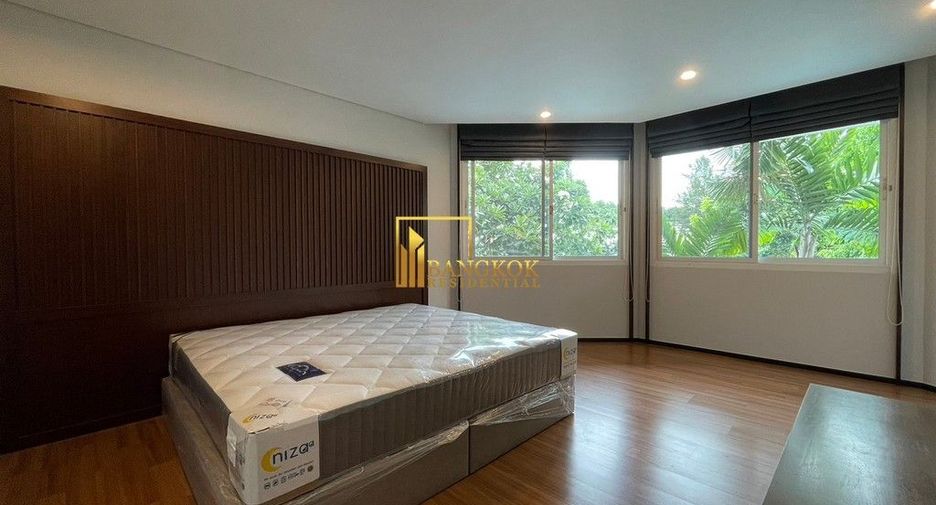 À louer 3 chambres maison à Huai Khwang, Bangkok