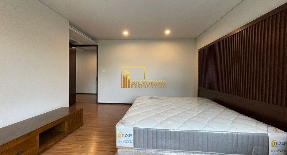 À louer 3 chambres maison à Huai Khwang, Bangkok