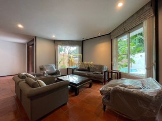 À louer 3 chambres maison à Huai Khwang, Bangkok