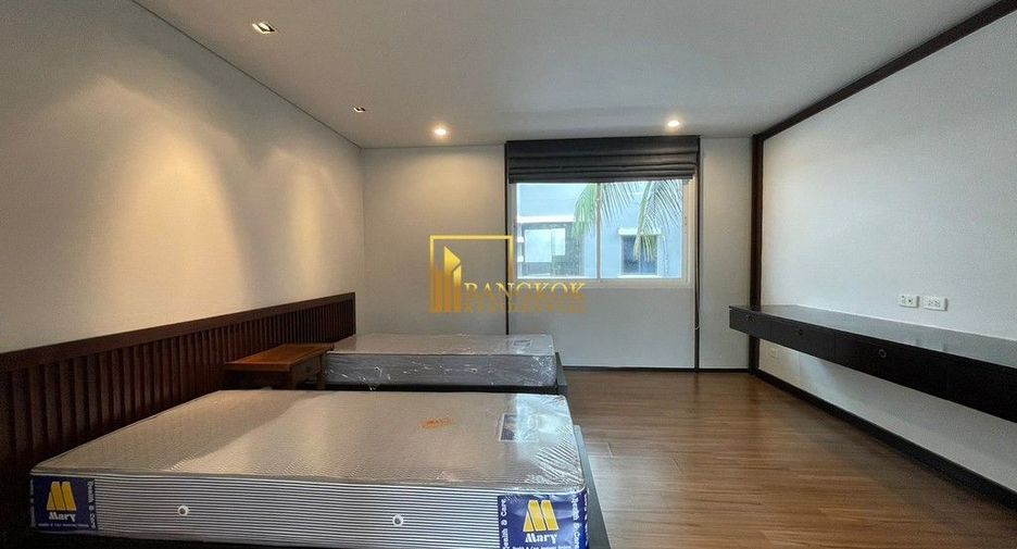 À louer 3 chambres maison à Huai Khwang, Bangkok