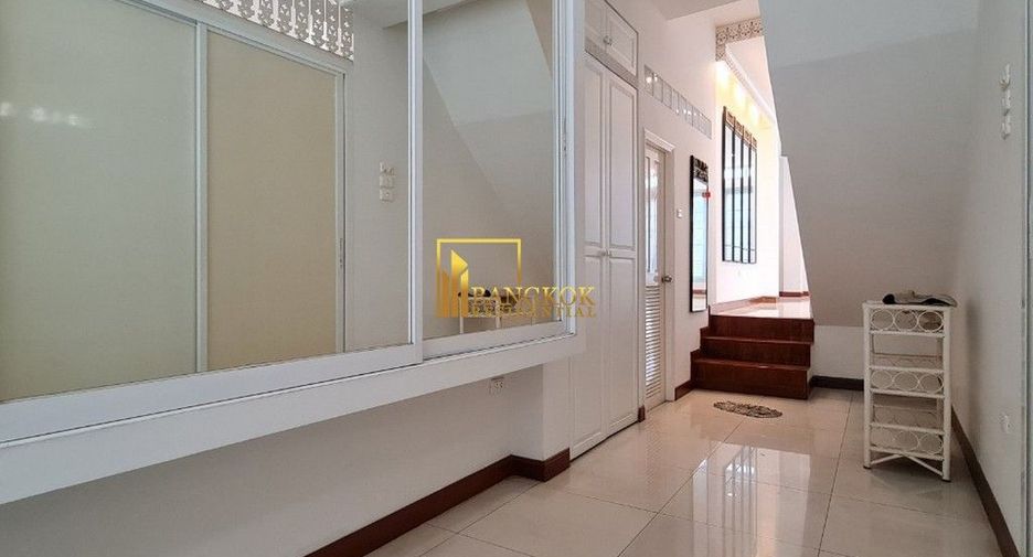 À louer 6 chambres maison à Watthana, Bangkok