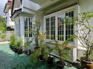 À louer 6 chambres maison à Watthana, Bangkok