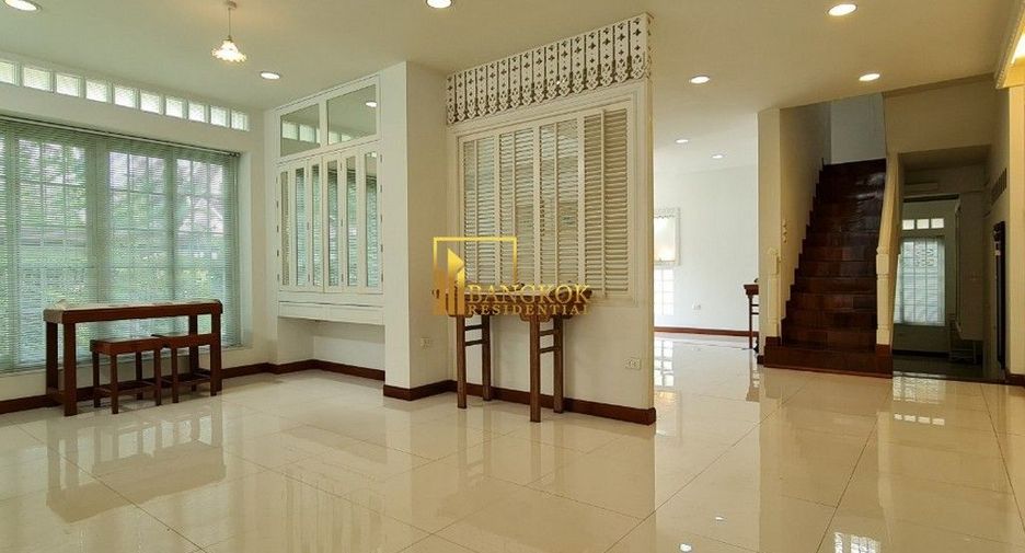 À louer 6 chambres maison à Watthana, Bangkok