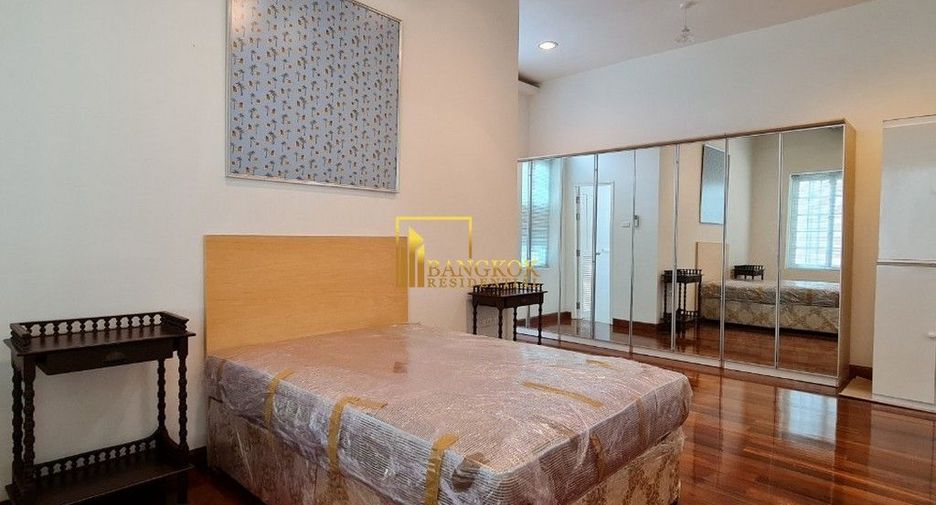À louer 6 chambres maison à Watthana, Bangkok