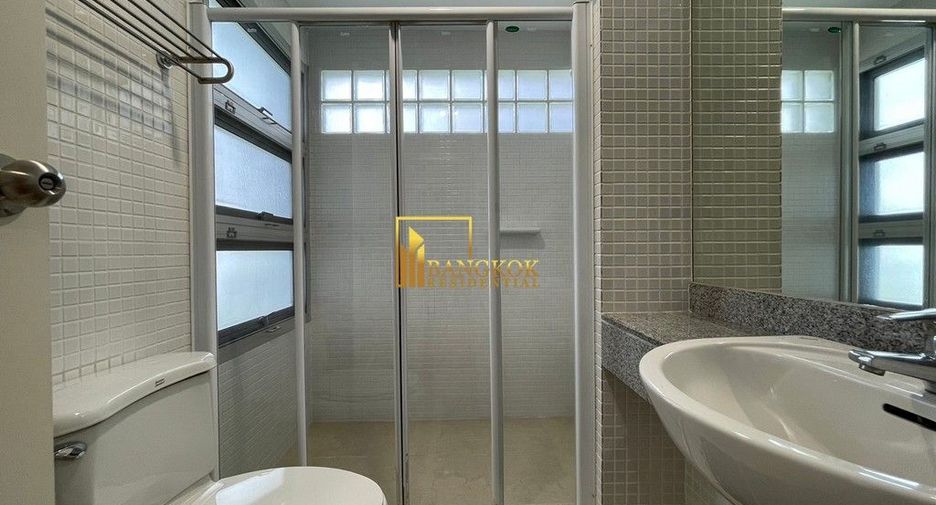 For rent 4 ベッドルーム house in Khlong Toei, Bangkok