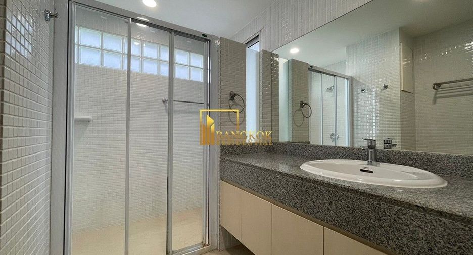For rent 4 ベッドルーム house in Khlong Toei, Bangkok