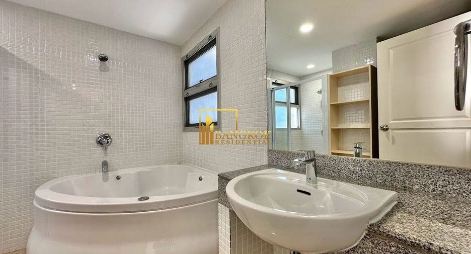 For rent 4 ベッドルーム house in Khlong Toei, Bangkok