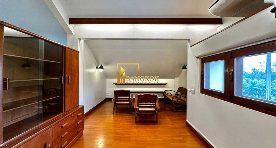 For rent 3 bedrooms townhouse in Khlong Toei, Bangkok