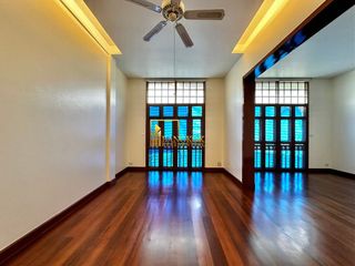 For rent 3 bedrooms townhouse in Khlong Toei, Bangkok