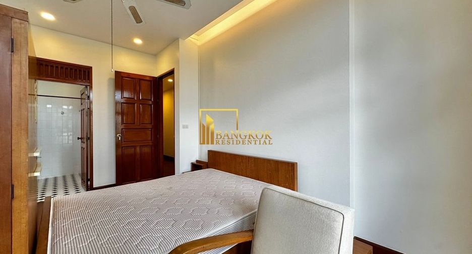 For rent 3 bedrooms townhouse in Khlong Toei, Bangkok