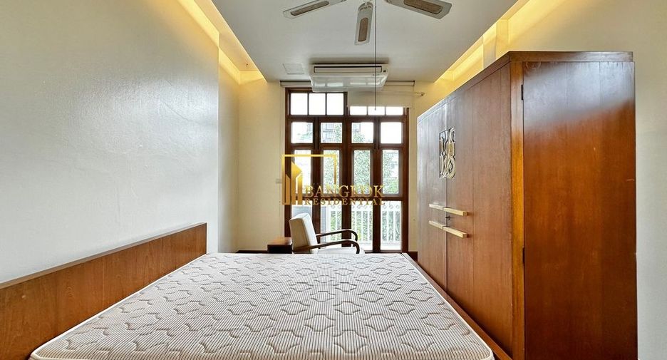 For rent 3 bedrooms townhouse in Khlong Toei, Bangkok