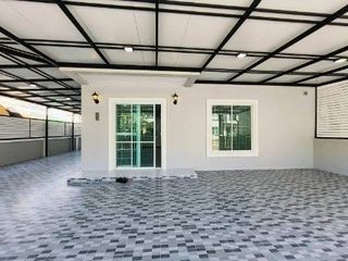 For sale 4 Beds house in Lam Luk Ka, Pathum Thani