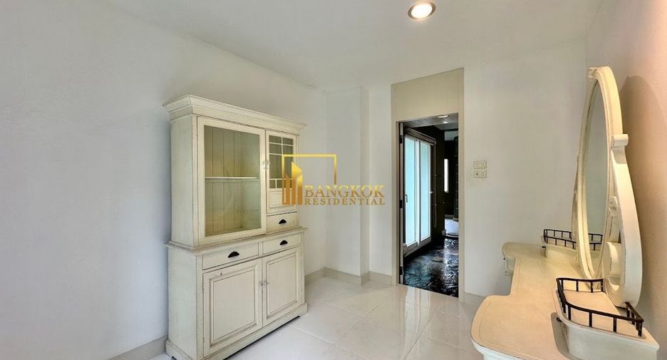 Reihenhaus zur Miete mit 3 Zimmer in Watthana, Bangkok