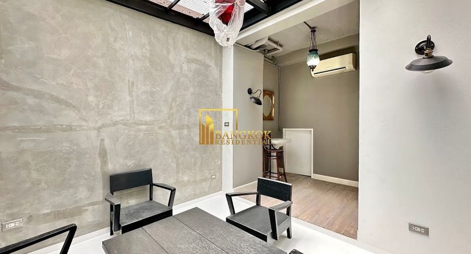 Reihenhaus zur Miete mit 3 Zimmer in Watthana, Bangkok