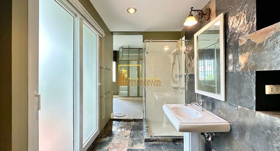 Reihenhaus zur Miete mit 3 Zimmer in Watthana, Bangkok