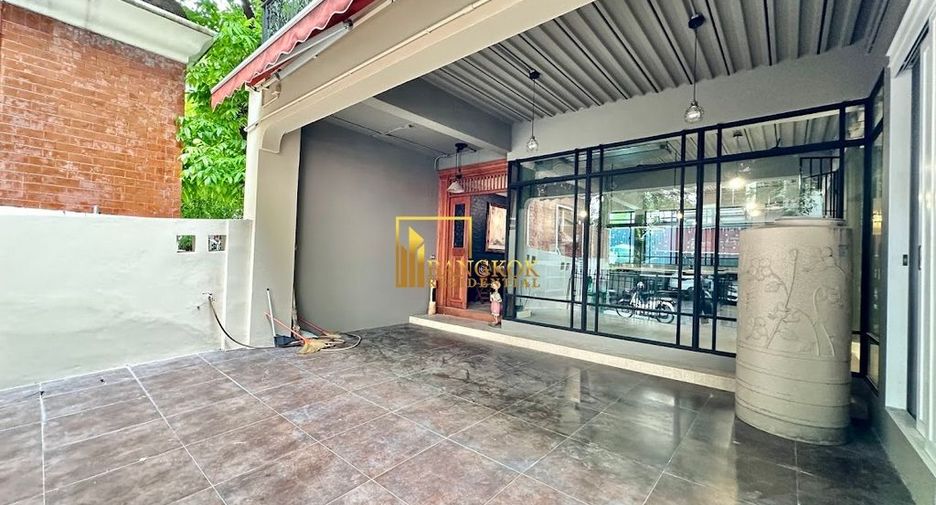 Reihenhaus zur Miete mit 3 Zimmer in Watthana, Bangkok