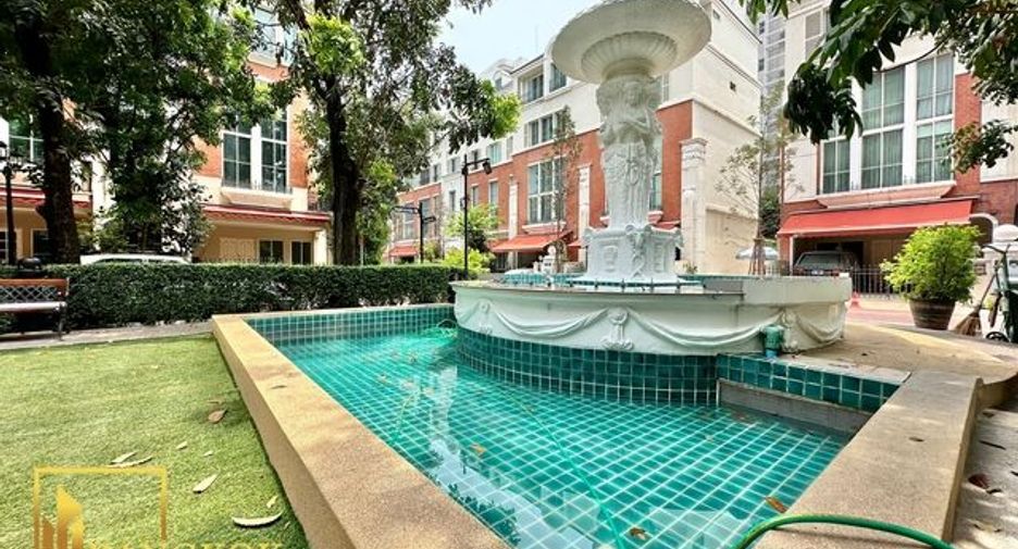 Reihenhaus zur Miete mit 3 Zimmer in Watthana, Bangkok