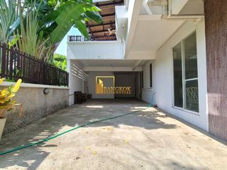 Haus zur Miete mit 4 Zimmer in Watthana, Bangkok