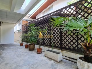 Haus zur Miete mit 4 Zimmer in Watthana, Bangkok