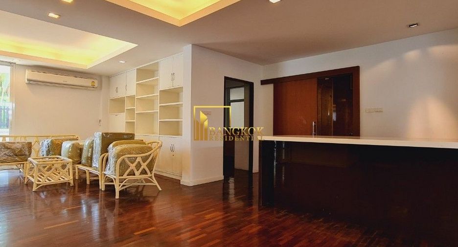 Haus zur Miete mit 4 Zimmer in Watthana, Bangkok