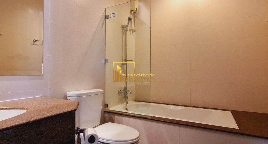 Haus zur Miete mit 4 Zimmer in Watthana, Bangkok