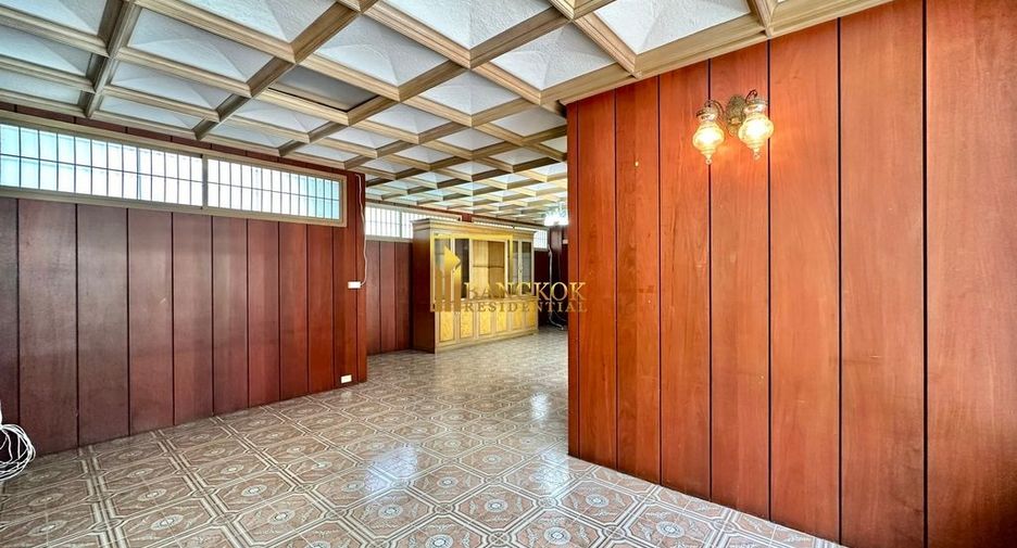 À louer 4 chambres maison à Watthana, Bangkok
