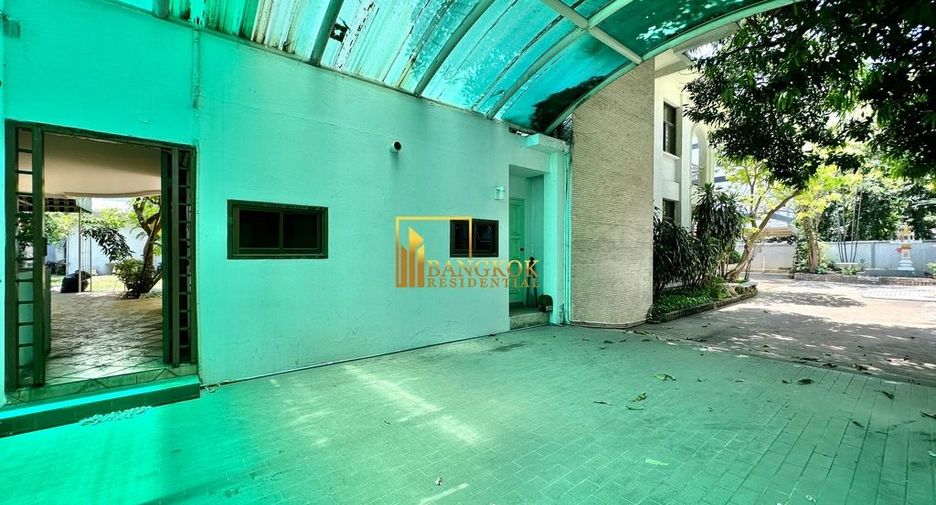 À louer 4 chambres maison à Watthana, Bangkok