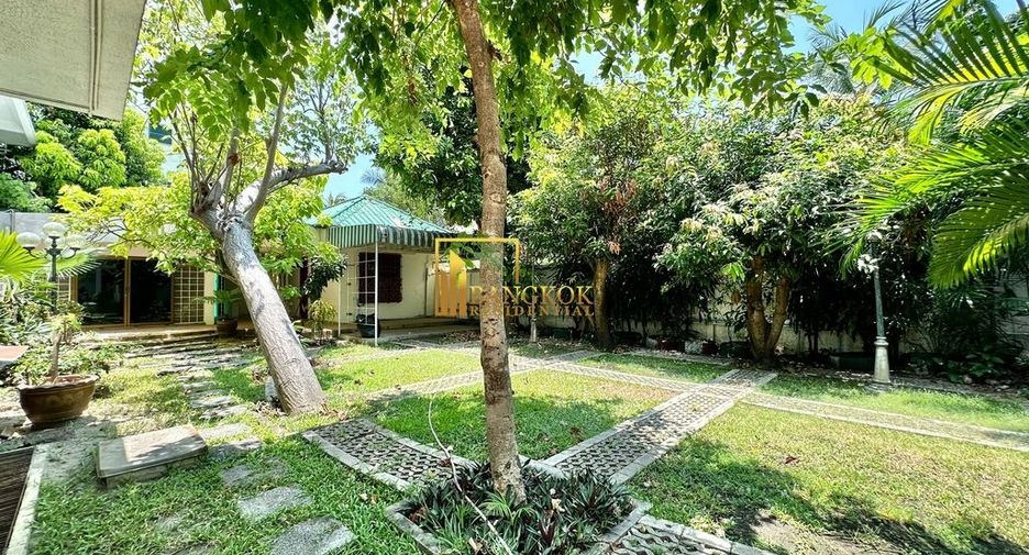 À louer 4 chambres maison à Watthana, Bangkok