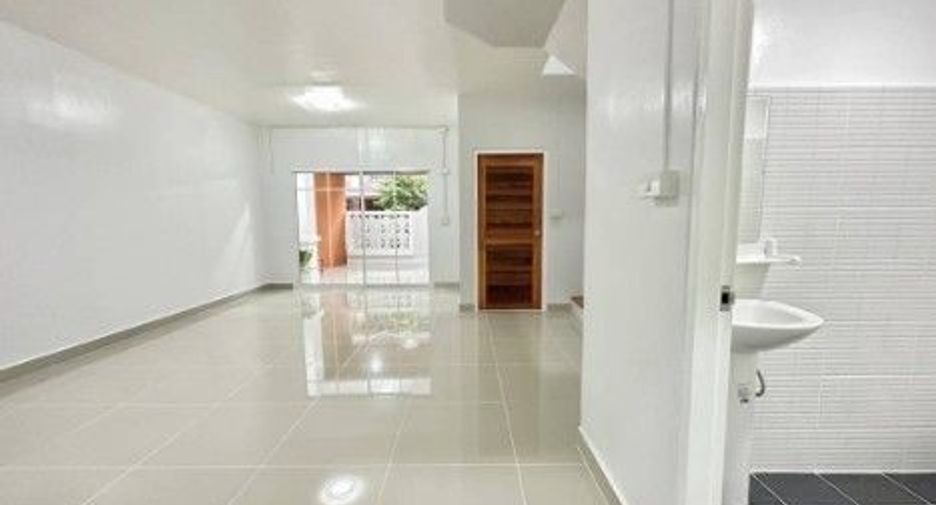 For sale 3 Beds townhouse in Bang Bua Thong, Nonthaburi