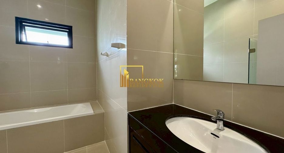 For rent 4 ベッドルーム house in Khlong Toei, Bangkok