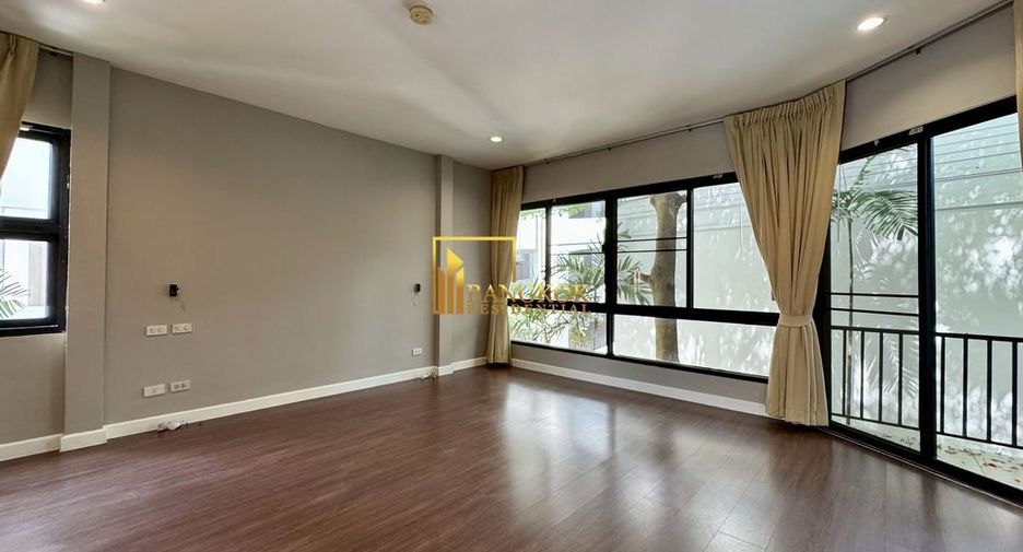 For rent 4 ベッドルーム house in Khlong Toei, Bangkok