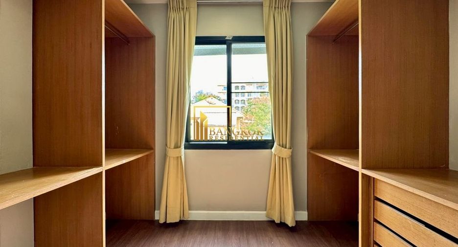 For rent 4 ベッドルーム house in Khlong Toei, Bangkok