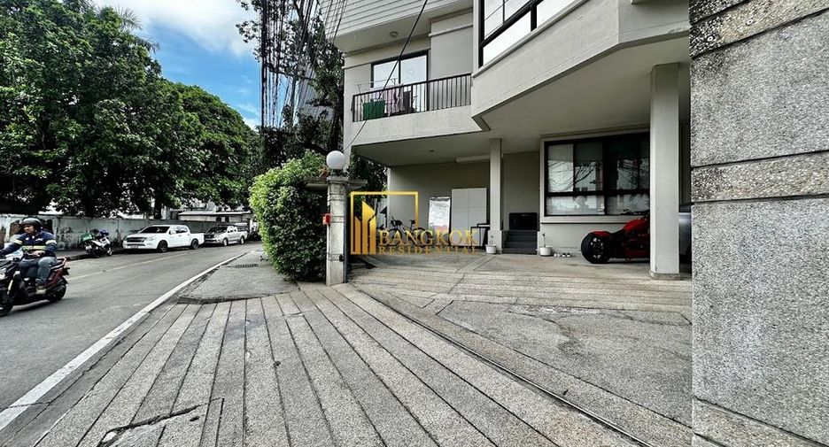 For rent 4 ベッドルーム house in Khlong Toei, Bangkok