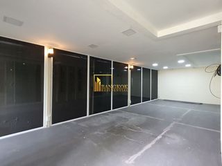 For rent 3 bedrooms house in Watthana, Bangkok