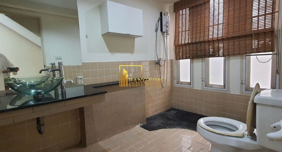 For rent 3 bedrooms house in Watthana, Bangkok