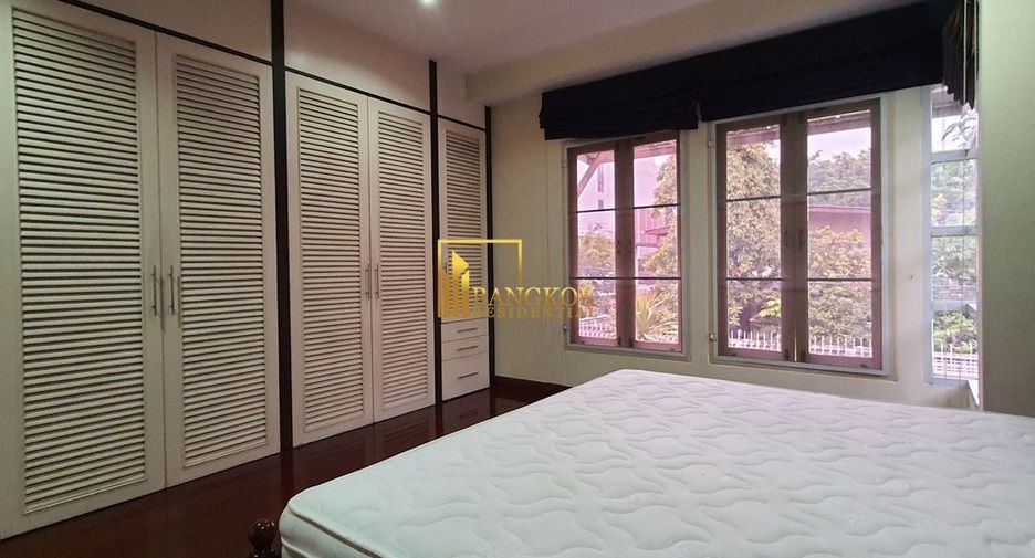 For rent 3 bedrooms house in Watthana, Bangkok